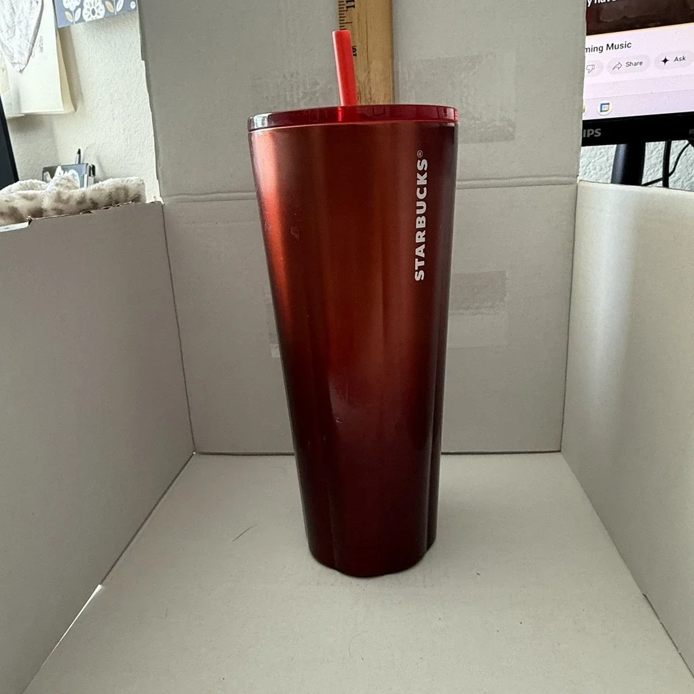 Starbucks Holiday 2020 Red Scalloped Metallic Stainless Steel Venti Tumbler 24oz